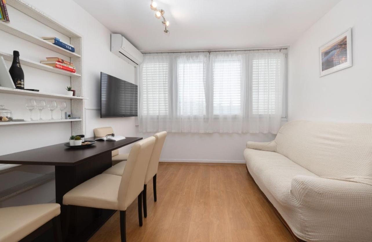 By The Sea - 23419 Apartment Makarska